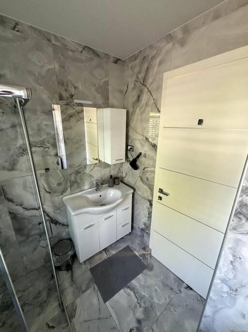 Villa Moste 3-Free Parking&Pool, Ev Station Ljubljana Exteriör bild